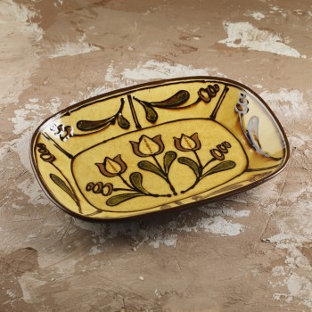 4 Fitch and McAndrew Tulip Dish Image credit SHannon Tofts