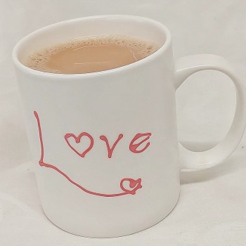 Love mug with tea